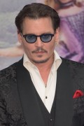 Джонни Депп (Johnny Depp) Alice Through the Looking Glass Premiere (London, 10.05.2016) (59xHQ) Af853a629392663
