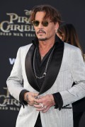 Джонни Депп (Johnny Depp) 'Pirates of the Caribbean Dead Men Tell no Tales' Premiere in Hollywood, 18.05.2017 (146xHQ) 229c80629385533