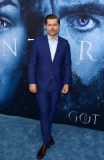 Николай Костер-Валдау (Nikolaj Coster-Waldau) 'Game of Thrones' season 7 premiere, Los Angeles, 12.07.2017 (88xHQ) 514f84561256833