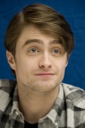 Дэниал Рэдклифф (Daniel Radcliffe) 'The Woman In Black' Press Conference (February 3, 2012) Dc9554617943243