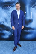 Николай Костер-Валдау (Nikolaj Coster-Waldau) 'Game of Thrones' season 7 premiere, Los Angeles, 12.07.2017 (88xHQ) Df440e561259923