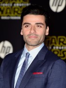 Оскар Айзек (Oscar Isaac) 'Star Wars The Force Awakens' premiere in Hollywood, 14.12.2015 - 55xHQ 62a742617678953