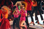 Майли Сайрус (Miley Cyrus) MTV Video Music Awards, California, 27.08.2017 (121xHQ) 6ada7b590528933