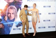 Дэйн ДеХаан, Люк Бессон, Кара Делевинь (Cara Delevingne, Luc Besson, Dane DeHaan) Valerian And The City Of A Thousand Planets Premiere (Mexico City, 02.08.2017) (57xHQ) 3c23d3618098123