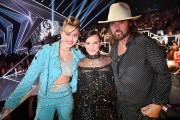 Майли Сайрус (Miley Cyrus) MTV Video Music Awards, California, 27.08.2017 (121xHQ) 77bbe7590528713